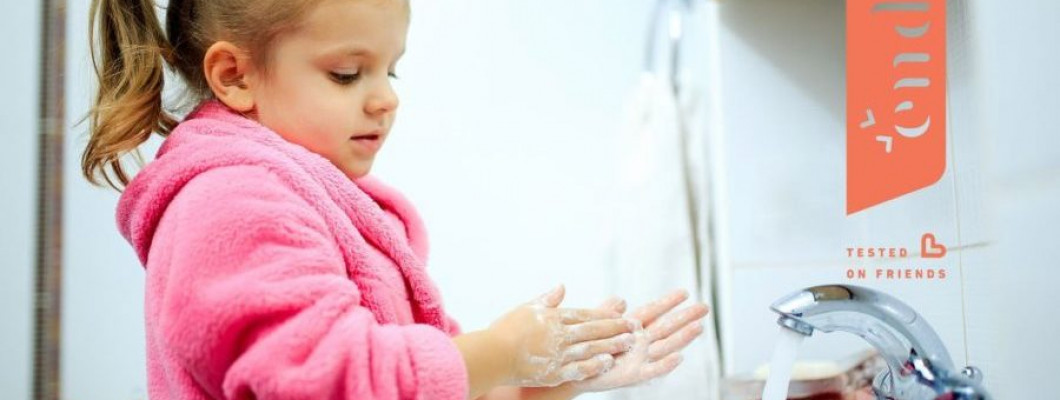 Hidratare după spălarea corectă pe mâini Hidratare după spălarea corectă pe mâini