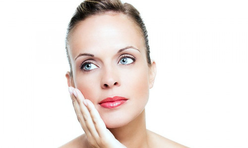 Rețete de tonic facial natural pentru toate tipurile de ten